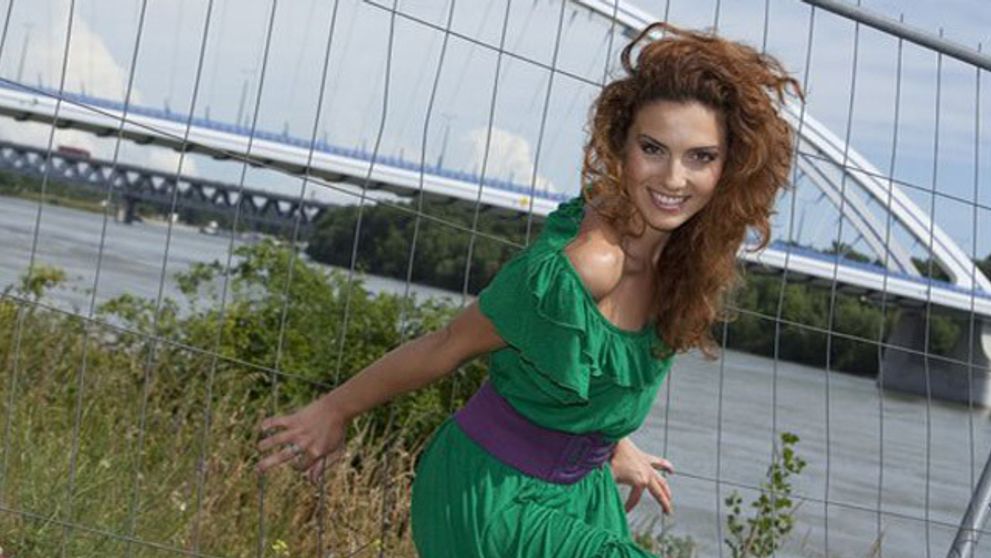 Žiadna slovenská herečka nemala v posteli takého chlapa ako Lucia Šípošová!