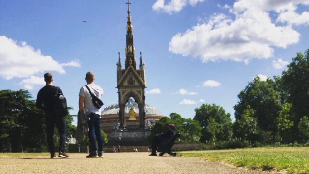 Neuveríte, čomu sa venuje mladý slovenský herec. Talentu má na rozdávanie!