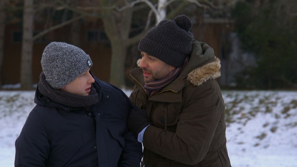 Marek prepadne Dominika v parku. Chudák chlapec!