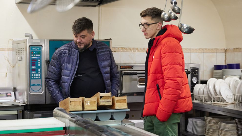 Načo si ho volal? Otec a syn sú skutočne na nože!