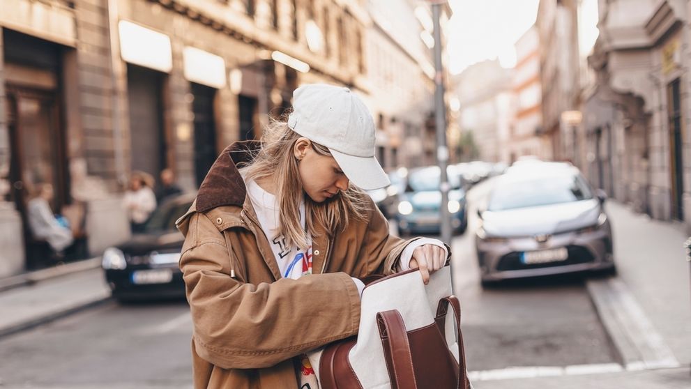Dámska šiltovka – niekoľko ​​tipov, ako v nej vyzerať štýlovo