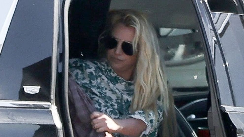 Britney udrel ochrankár. Chcela pritom iba pozdraviť inú hviezdu