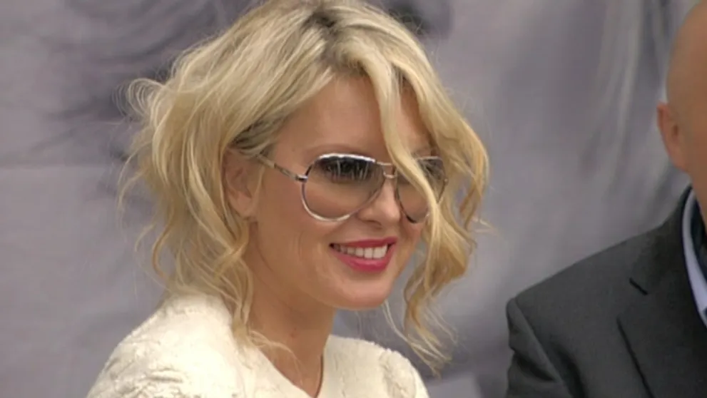 Je krásna, je sexi, je úspešná! Simona Krainová hosťom Telerána!