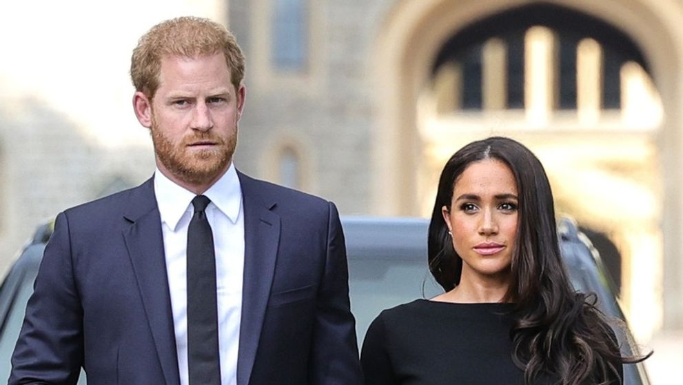 Princ Harry príde na otcovu korunováciu. Meghan nie!