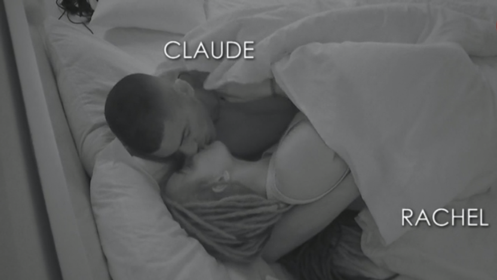 Ale, ale! Pod rúškom tmy sa vo vile dejú veci