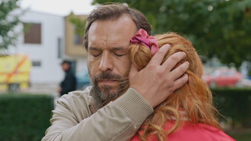 Výbuch emócií. Kadlec zachránil Nikol a vzal ju do náručia