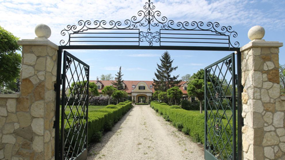 Horúca krv: Úteky a Odcudzenie