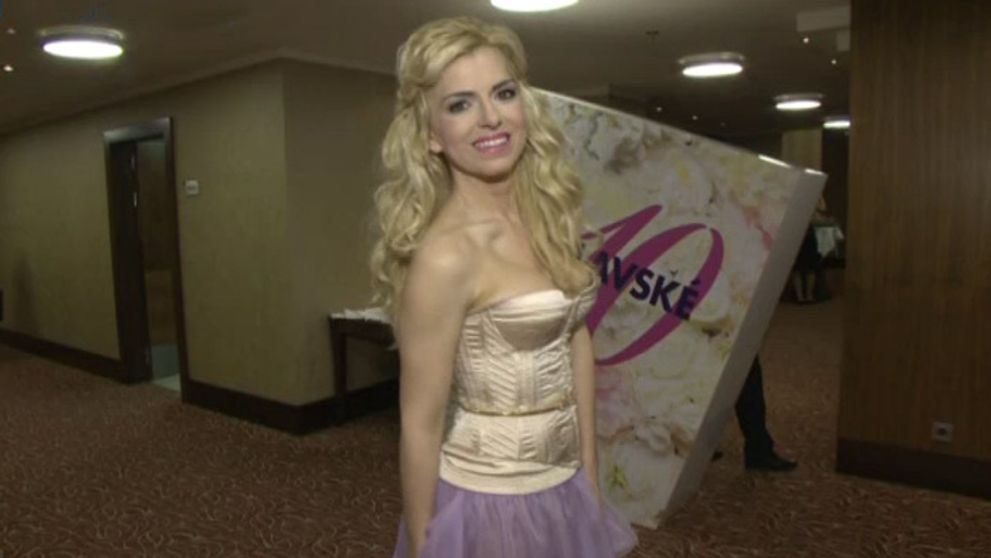 Stále viac odhalená a sexi! Patrik, dobre si ju stráž!