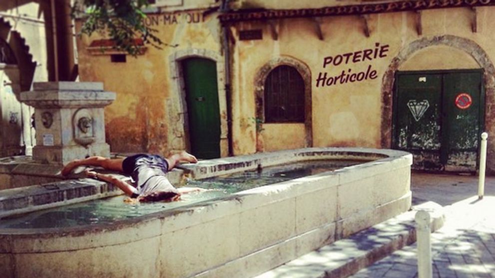 Dosť bolo narcistických fotiek na Instagrame. Ako sa robí anti-selfie?