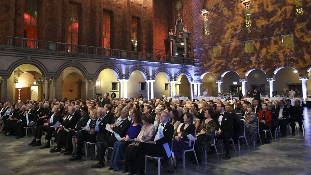 Kráľa čaká vážna operácia. Zrušil program