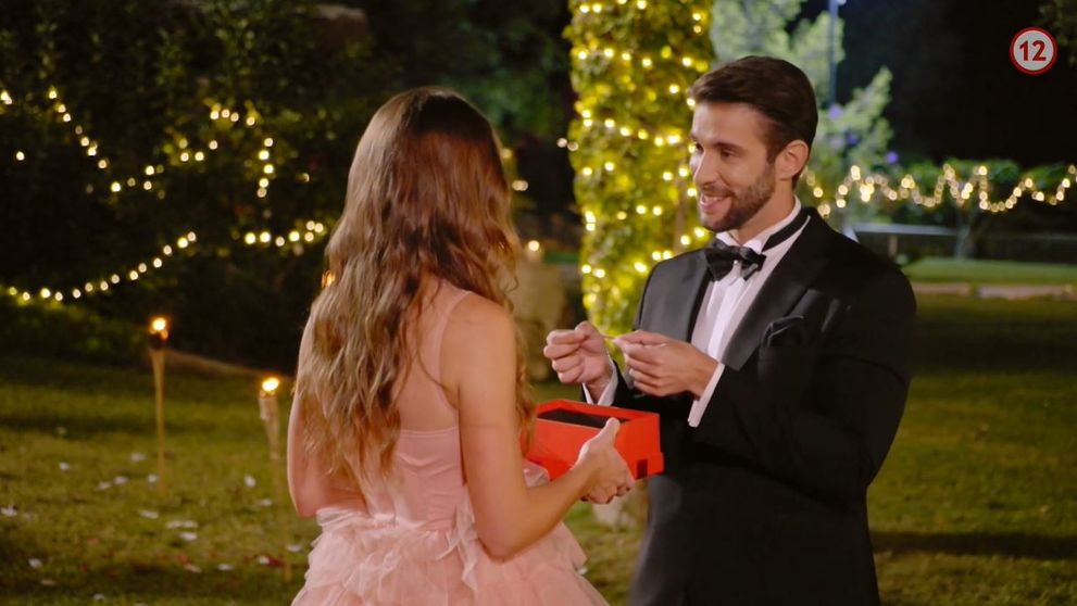 Klobásy, tetovanie či tanec: Dievčatá odôvodnili výber darčekov pre Tomáša