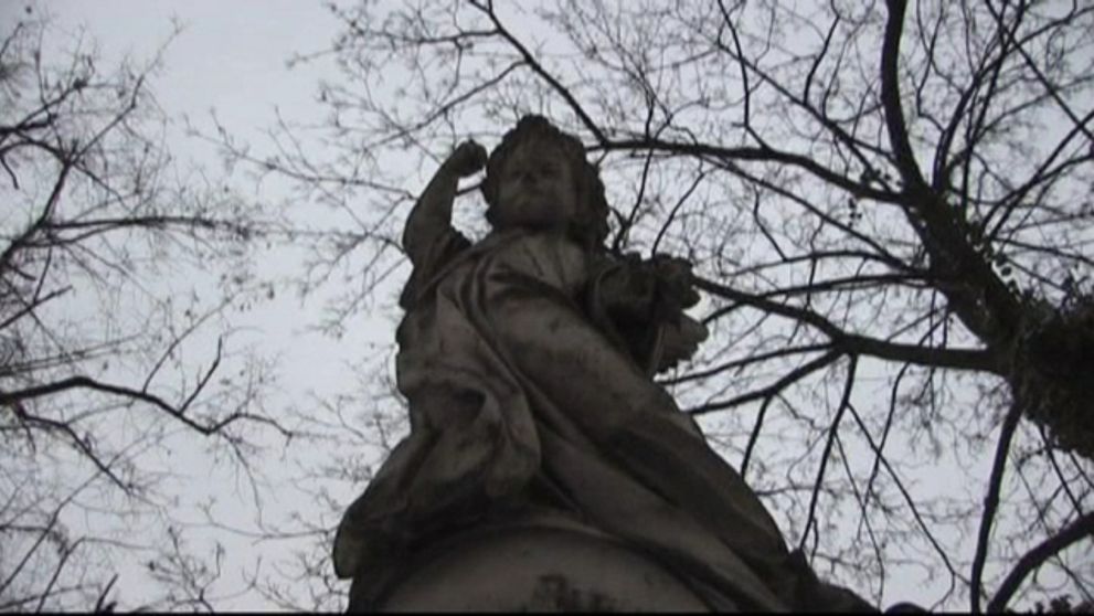 Komunikuje s mŕtvymi?