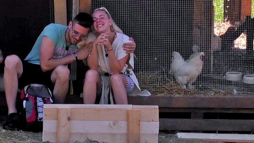 Bude z toho prvá láska na Farme? Medzi nimi to čoraz viac iskrí