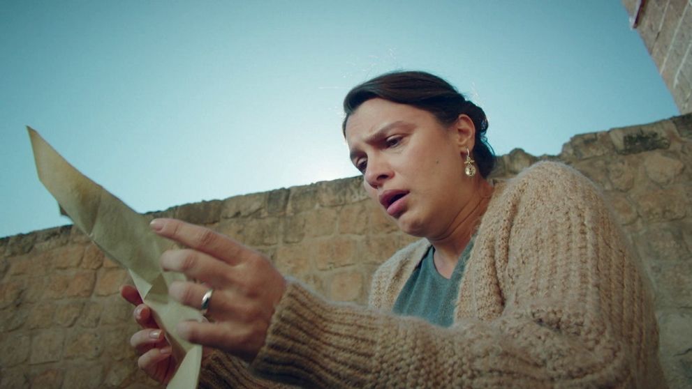 Spútaný motýľ: 81. a 82. epizóda