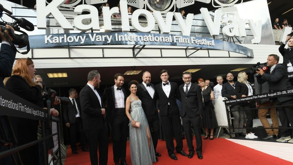 Tajná svadba herečky a režiséra: Prezradili ich obrúčky na červenom koberci