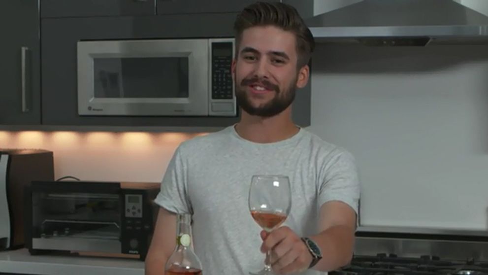 Chýba vám doma vývrtka? Predstavte si, že to ide aj s týmto...!