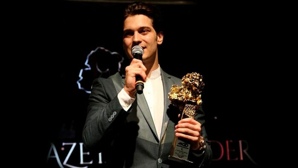 Emir z Ferihy na červenom koberci: Preboha, čo si to obul?!