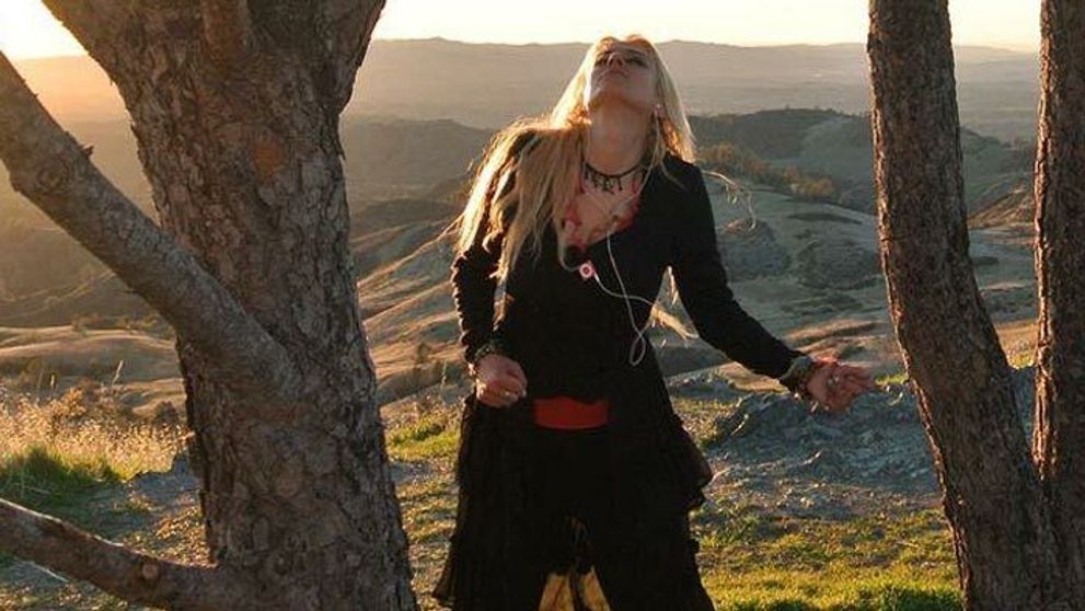 Divožienka zvíjajúca sa v lese? Veď to je Barbara Haščáková!