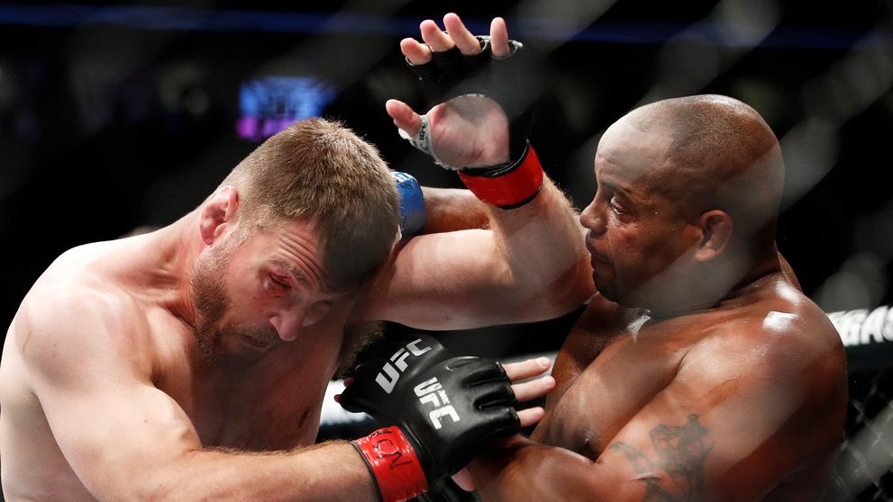 Miocic opäť zdolal Cormiera a obhájil titul UFC v superťažkej váhe