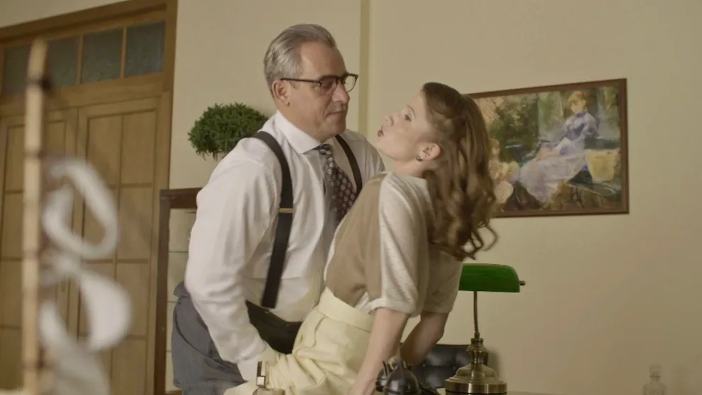 Holubec chcel znásilniť vlastnú manželku: Lenina reakcia priklincuje divákov k stoličke