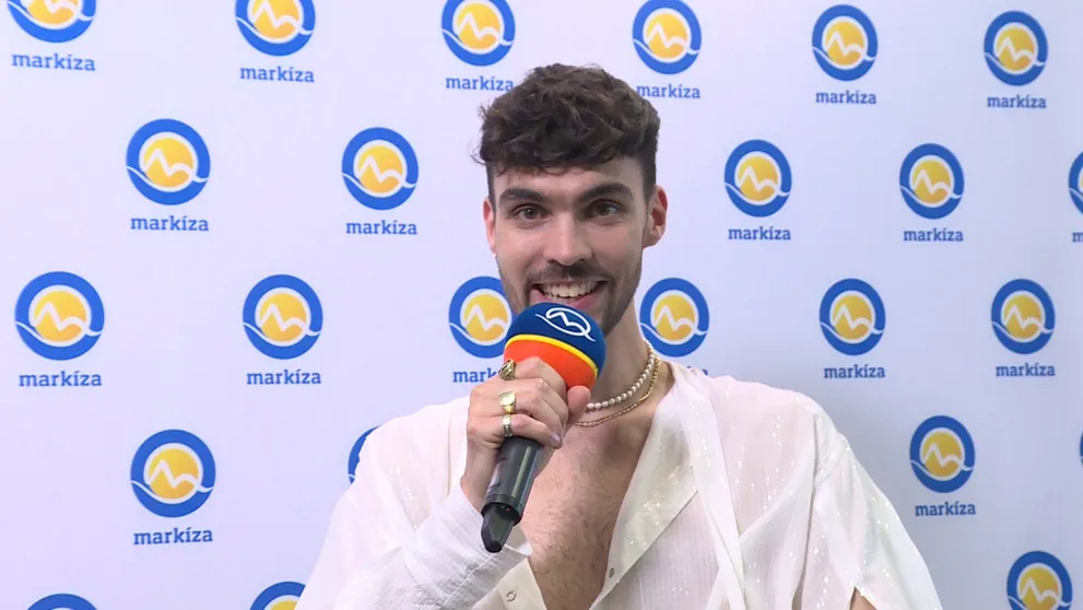 Veľké prekvapenie na Lovestream: ADONXS vystúpil s novými pesničkami a dav šalel