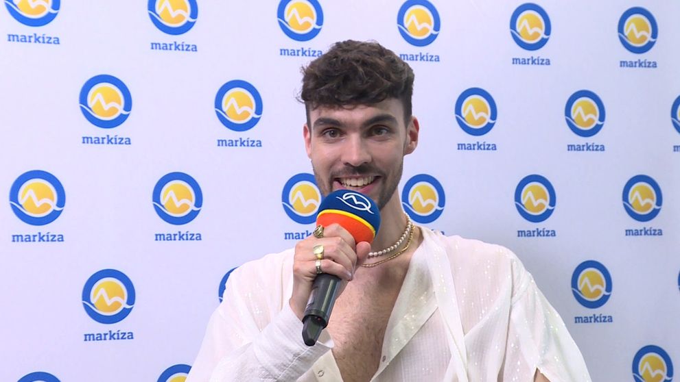 Veľké prekvapenie na Lovestream: ADONXS vystúpil s novými pesničkami a dav šalel