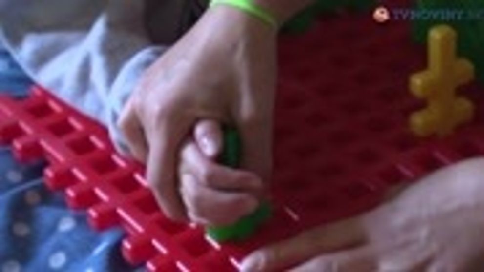 Miro Jaroš predstavil zimomriavkový klip s Nelou Pociskovou