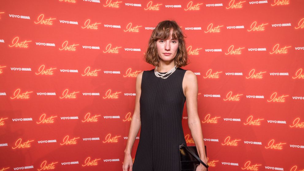 Eliška Křenková v role sestry Ivety Bartošovej. Na jej koniec nemohla myslieť