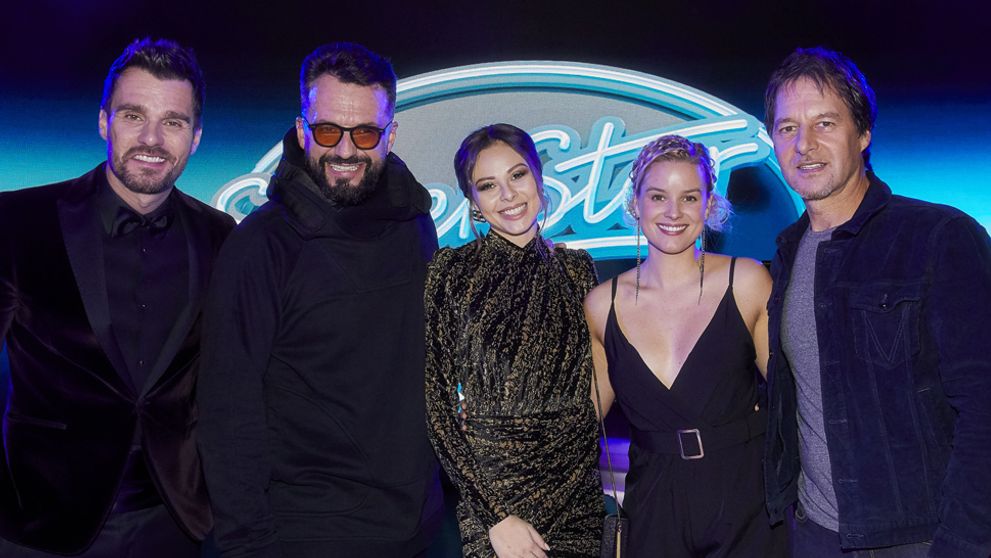 Nová silvestrovská tradícia: Žiadne maniere nečakajte!