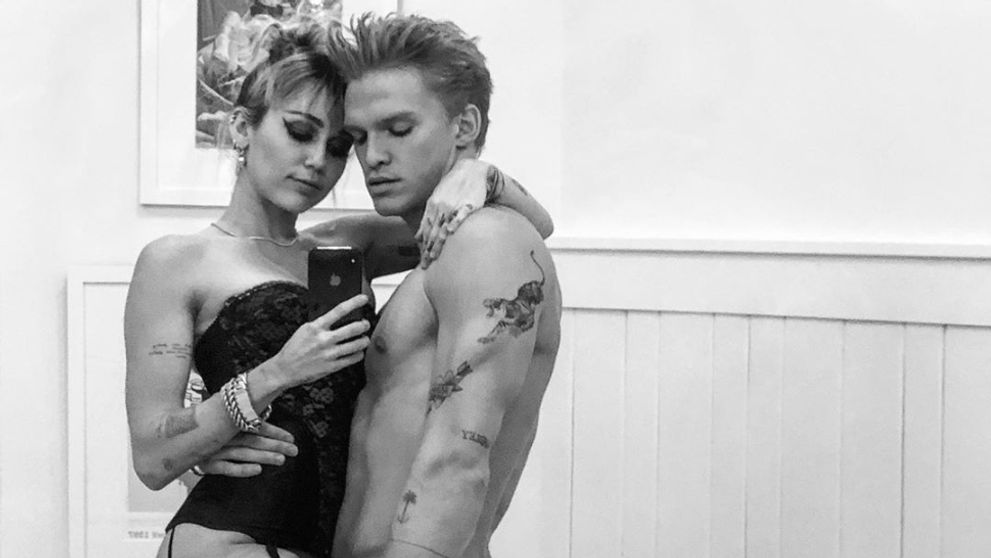 Miley Cyrus má po pol roku abstinencie zlé správy. Fanúšikovia smútia