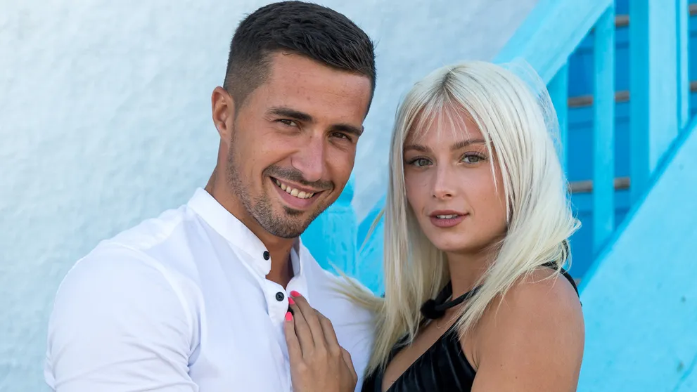Laura a Martin po druhej noci v hniezdočku lásky. Ráno všetci rozoberali, čo sa stalo