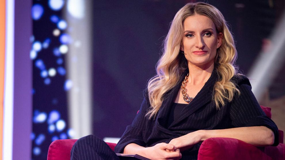 Niečo také absolútne nečakal! Adela rozmlátila kolegovi o hlavu fľašu