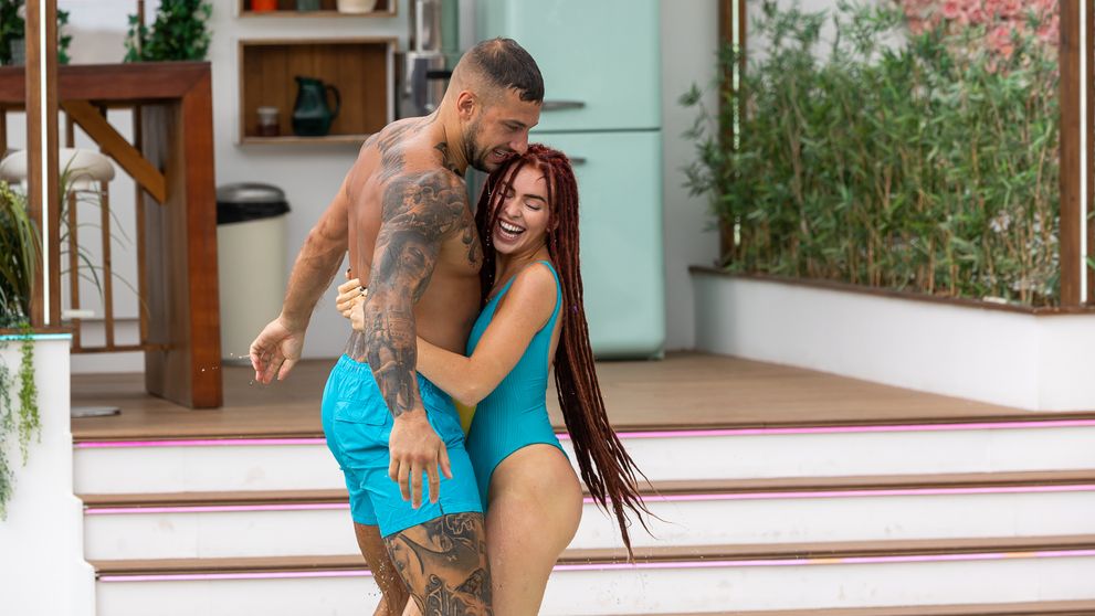 Bolo tesno a mokro. Srdiečka sa pri bazéne odviazali