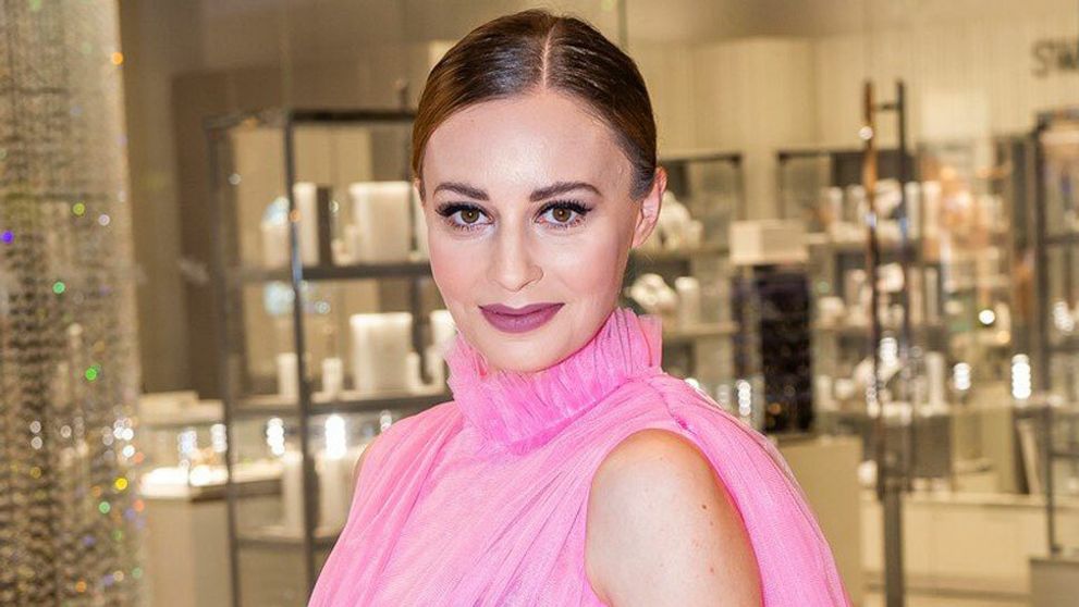 Mária Čírová ako diva v ružovom. Keď sa zjavila, všetky oči spočinuli na nej