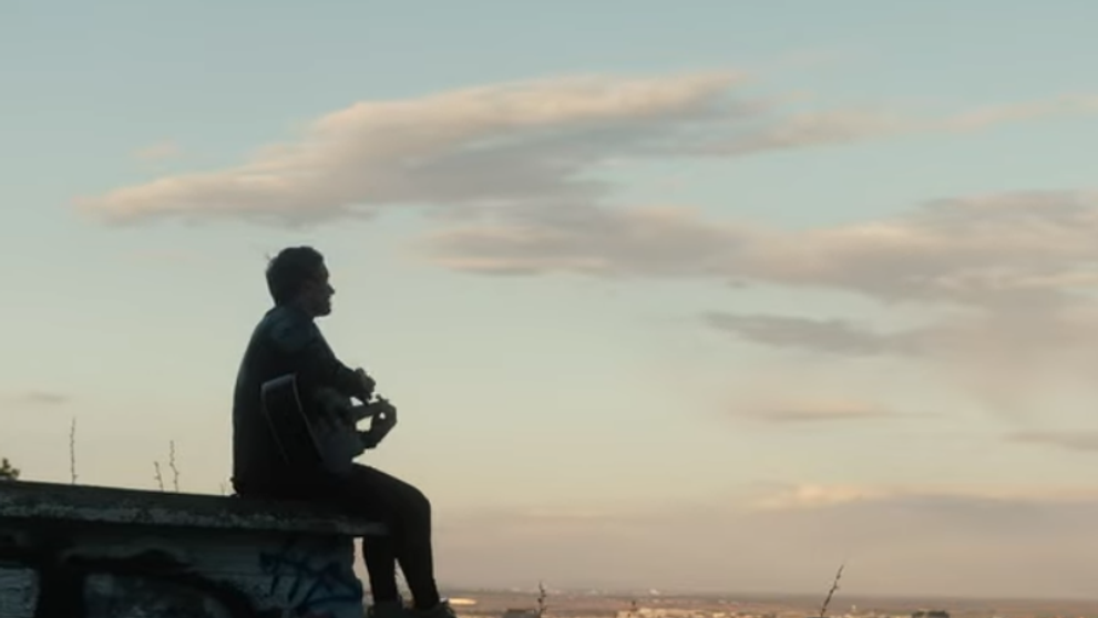 Konečne! Jeden z najväčších fešákov SuperStar vydal skladbu