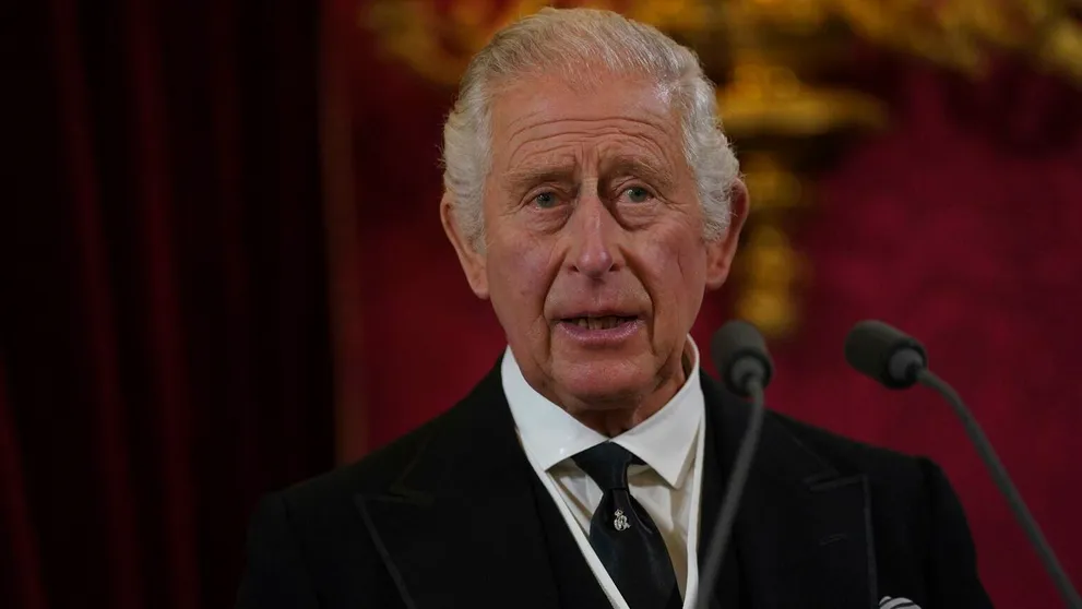 Je to oficiálne! Z princa Charlesa je kráľ Karol III.