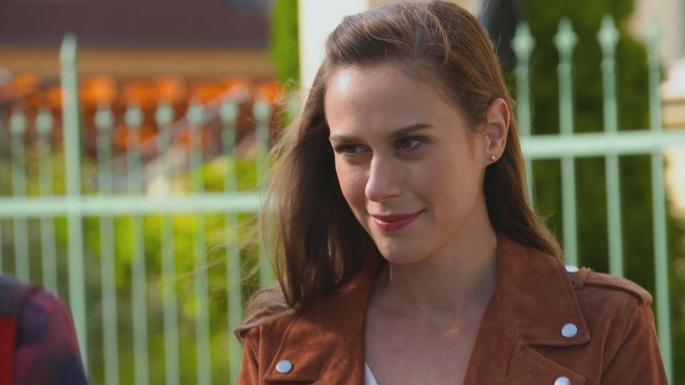 No konečne! Prvá pusa s Alicou