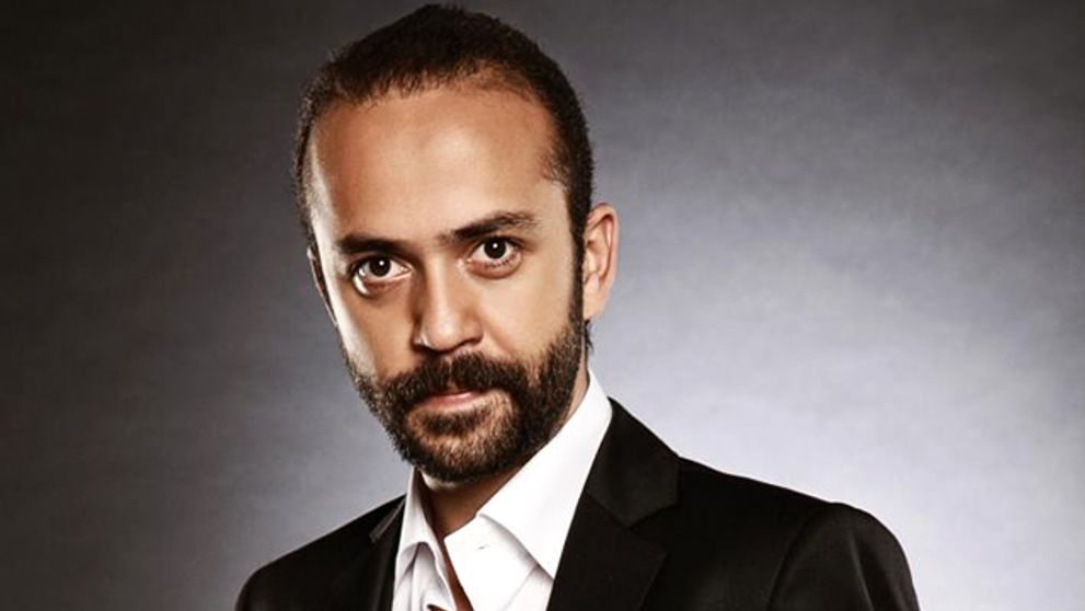 Sarp Akkaya šokuje neprehliadnuteľným tetovaním!