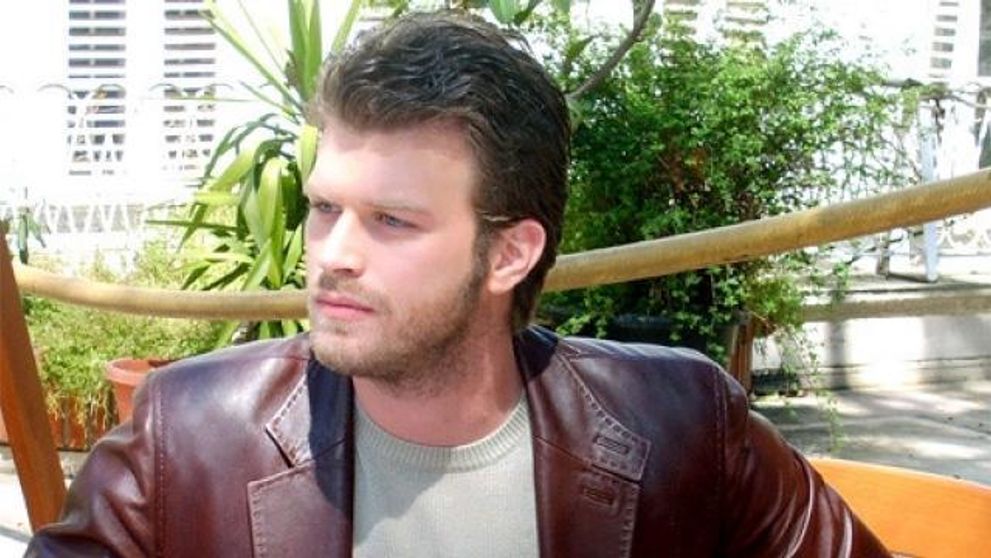 Kıvanç Tatlıtuğ: Polnočná romantika v reštaurácii!