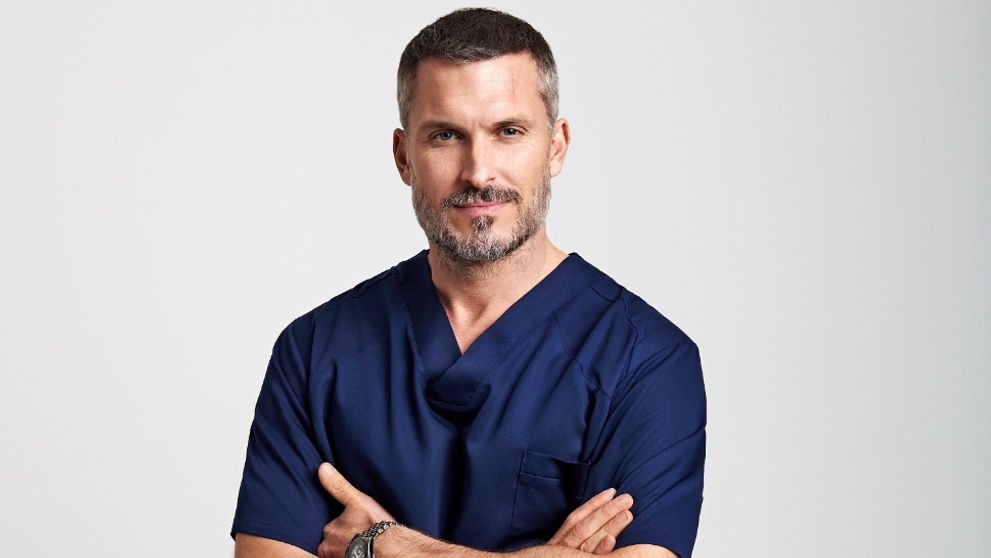 Ján Koleník ako lekár, ktorý príde o spomienky za posledných 12 rokov