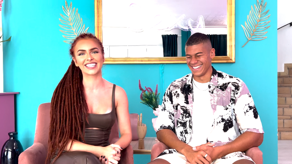 Rachel a Claude poslali domov odkazy. Cez smiech nevedeli rozprávať