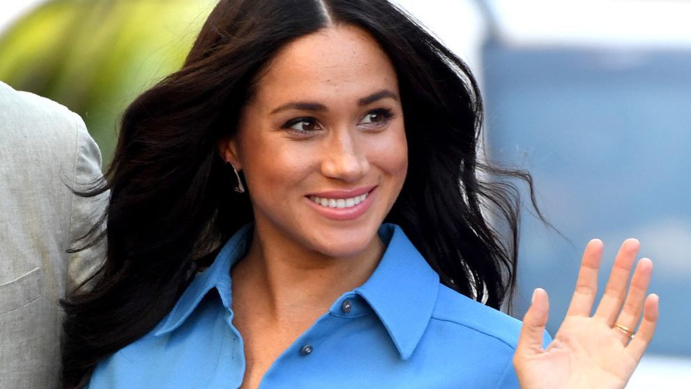 Meghan Markle s hlbokým výstrihom: Ten gombík si mala radšej zapnúť