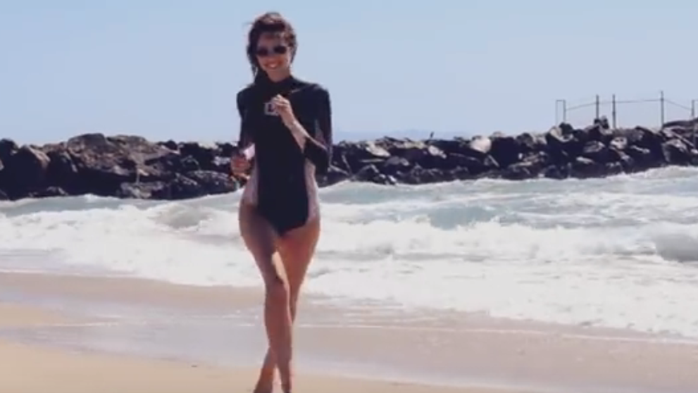 Oblečené, no nahé modelky zároveň. Umelec vyčaril dokonalý očný klam