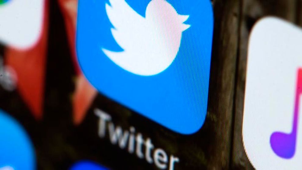 Twitter pritvrdzuje postup proti falošným kontám a profilom