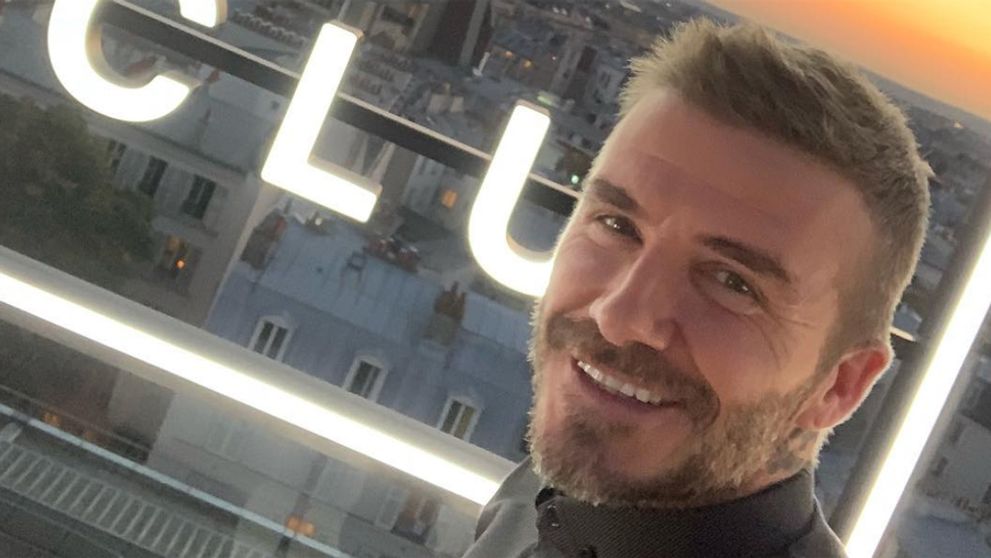 Sexy alebo nasmiech? David Beckham s mejkapom na tvári