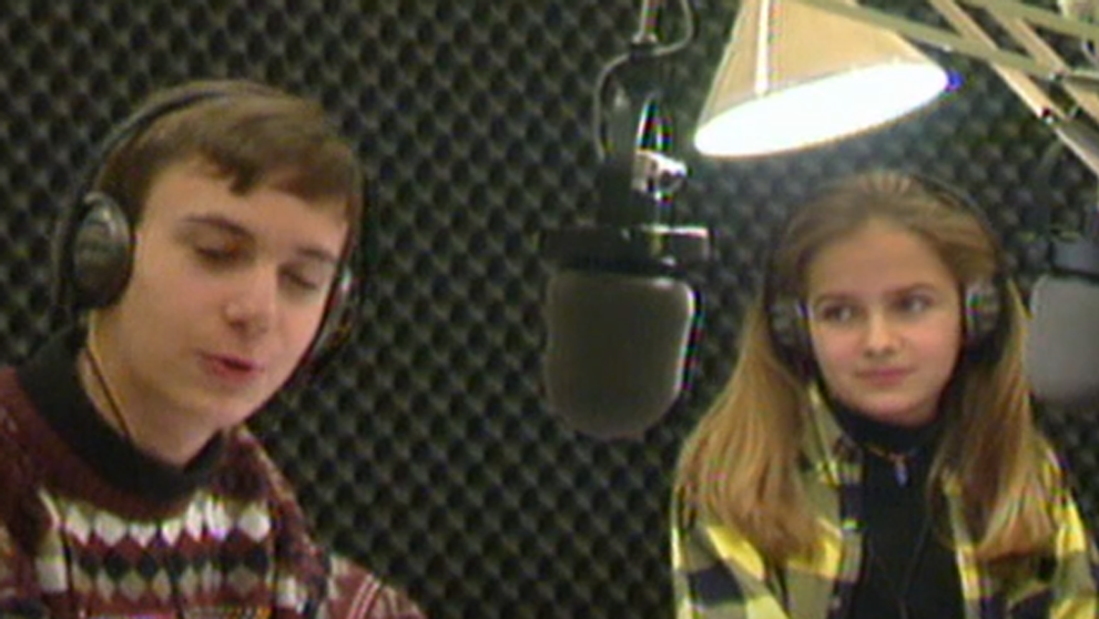 Spoznávate známu herečku? Mala deväť rokov a už pracovala v rádiu!