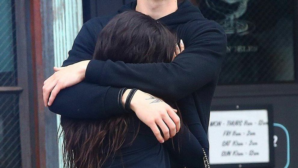 Tak predsa sú spolu! Paparazzi prichytili nový párik pri čine