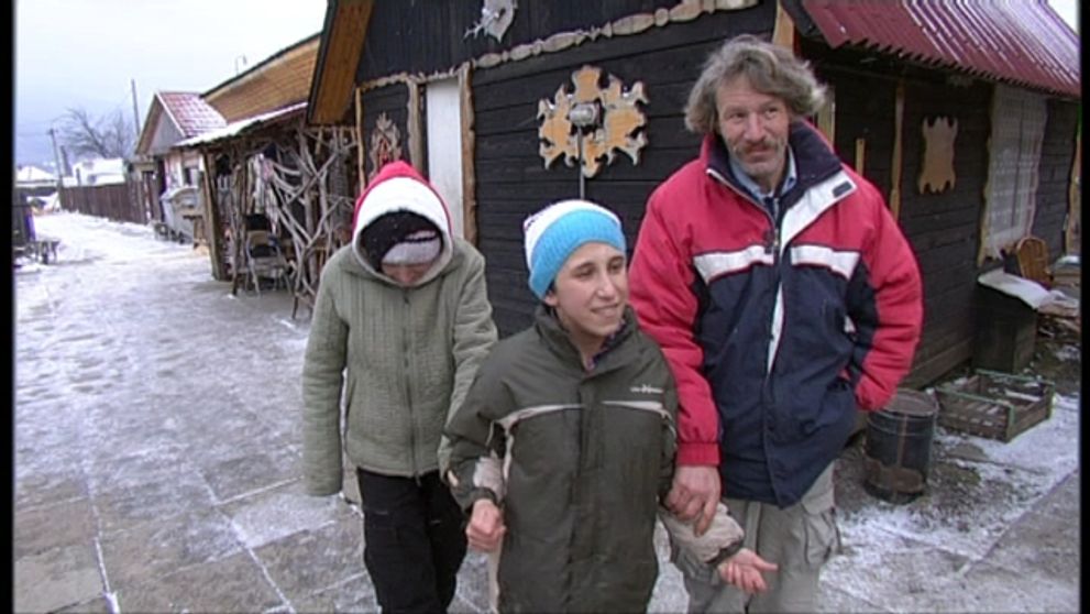 Otec s deťmi v kempe