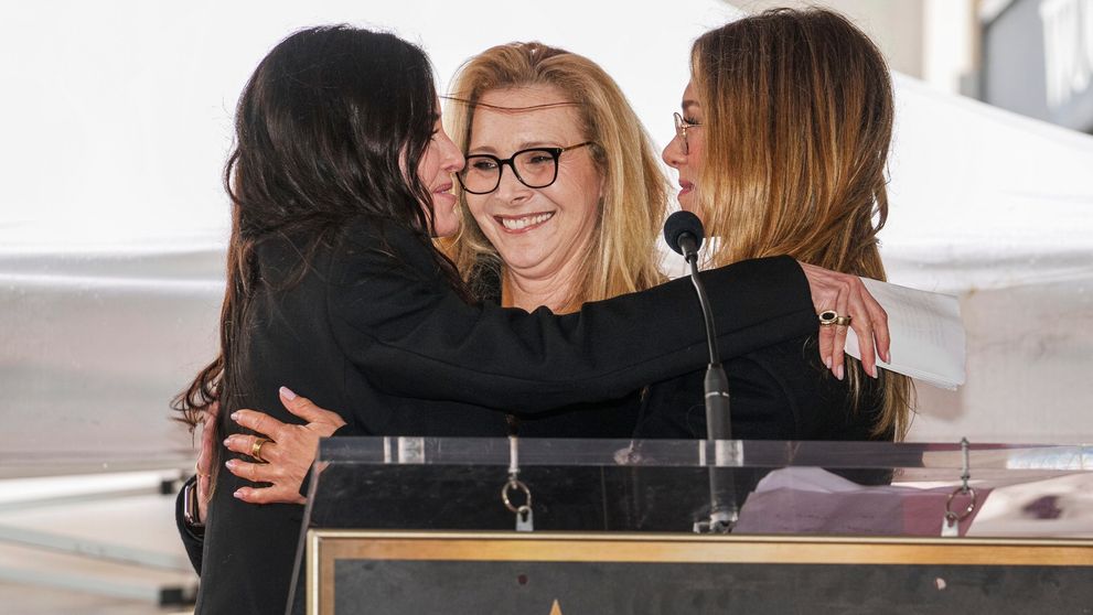 Veľký deň pre Courteney Cox: V objatí so seriálovou Rachel a Phoebe