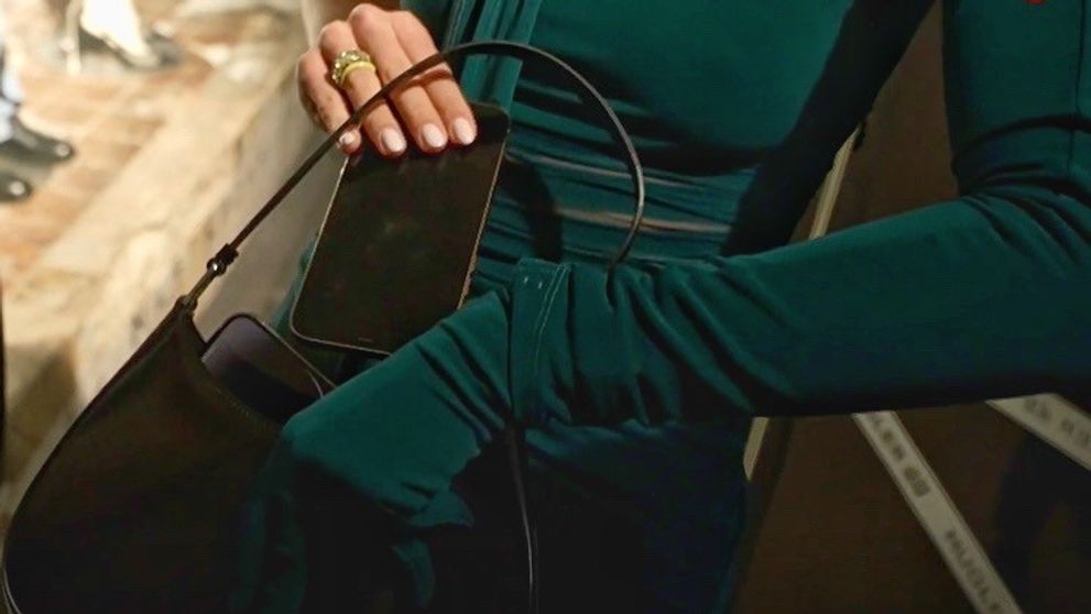 Naša modelka vybuchla smiechom: Chcela to skryť v kabelke, no nepodarilo sa